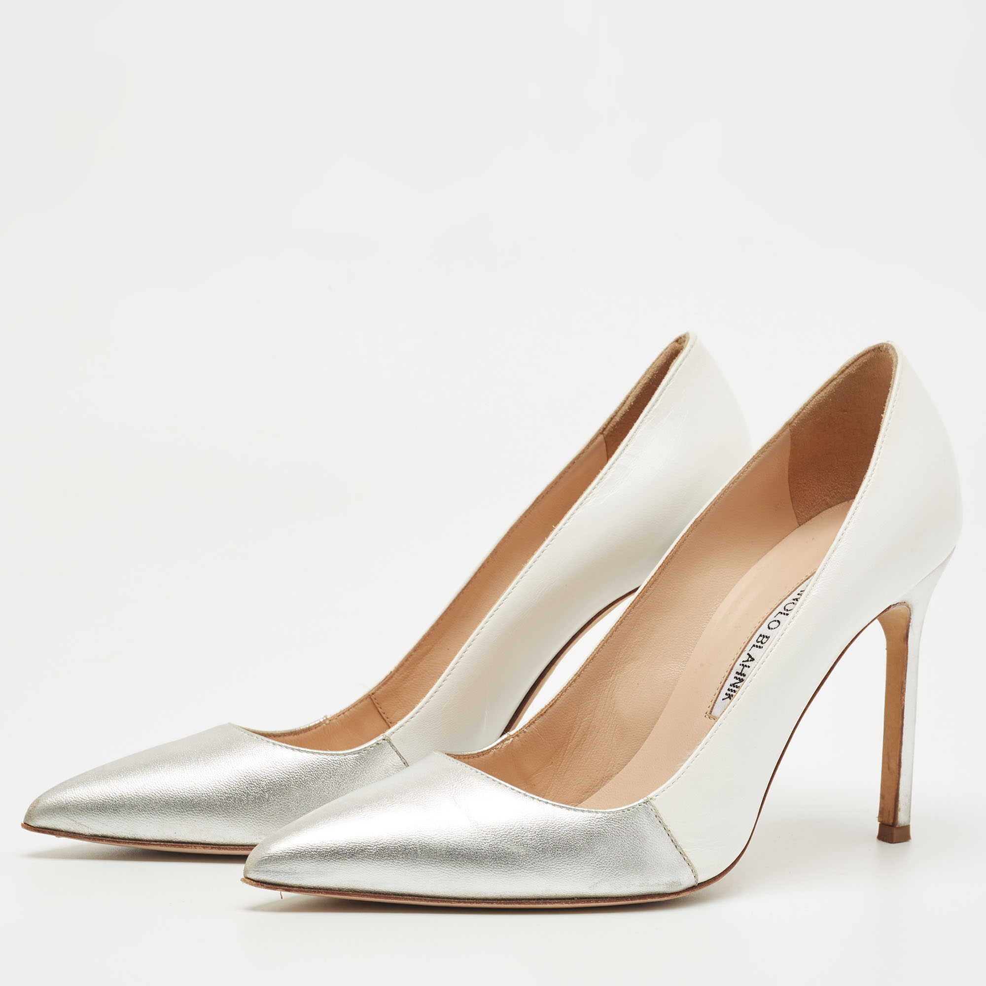 

Manolo Blahnik Silver/White Leather BB Pointed Toe Pumps Size