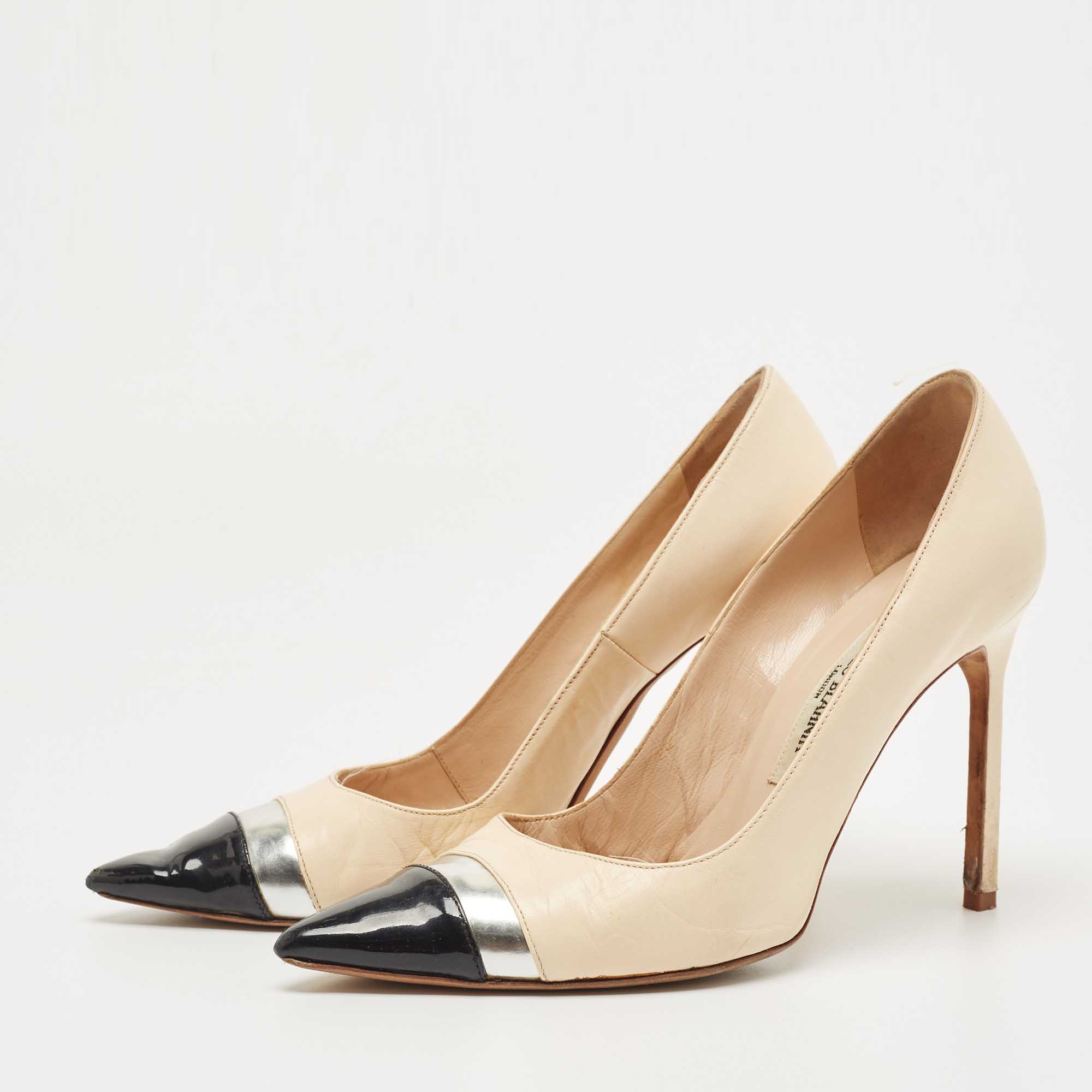 

Manolo Blahnik Beige Leather Pointed Toe Pumps Size