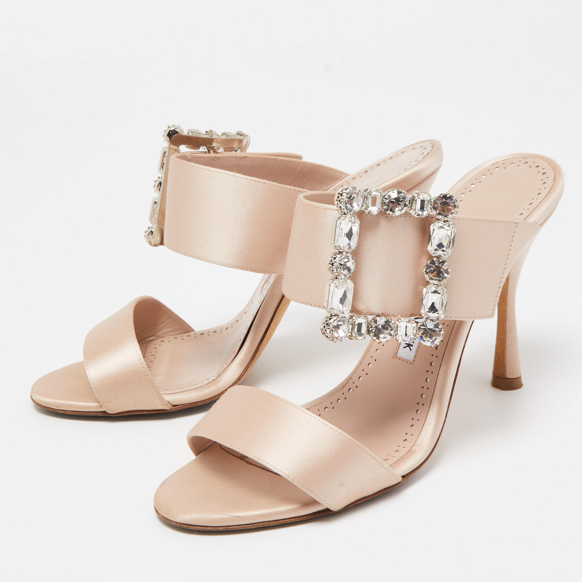 

Manolo Blahnik Light Pink Satin Crystal Embellished Gable Sandals Size