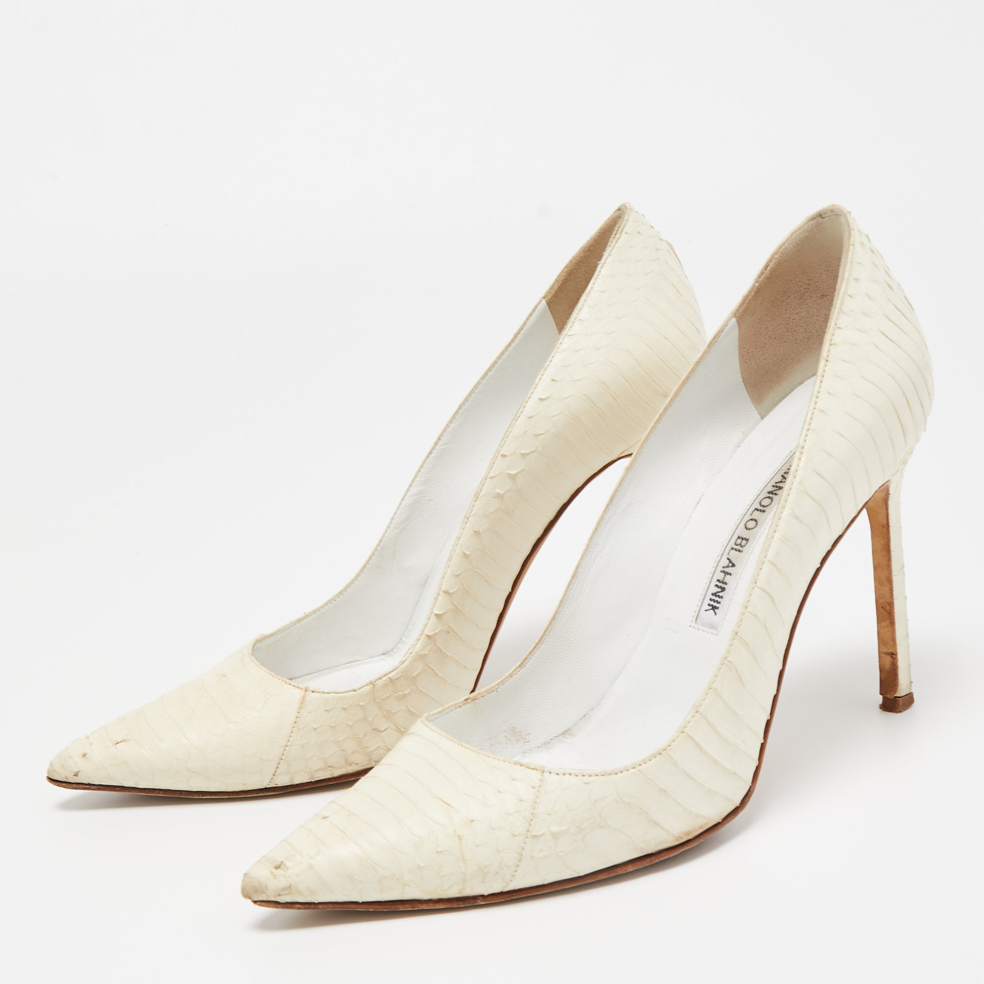 

Manolo Blahnik Off White Python BB Pumps Size