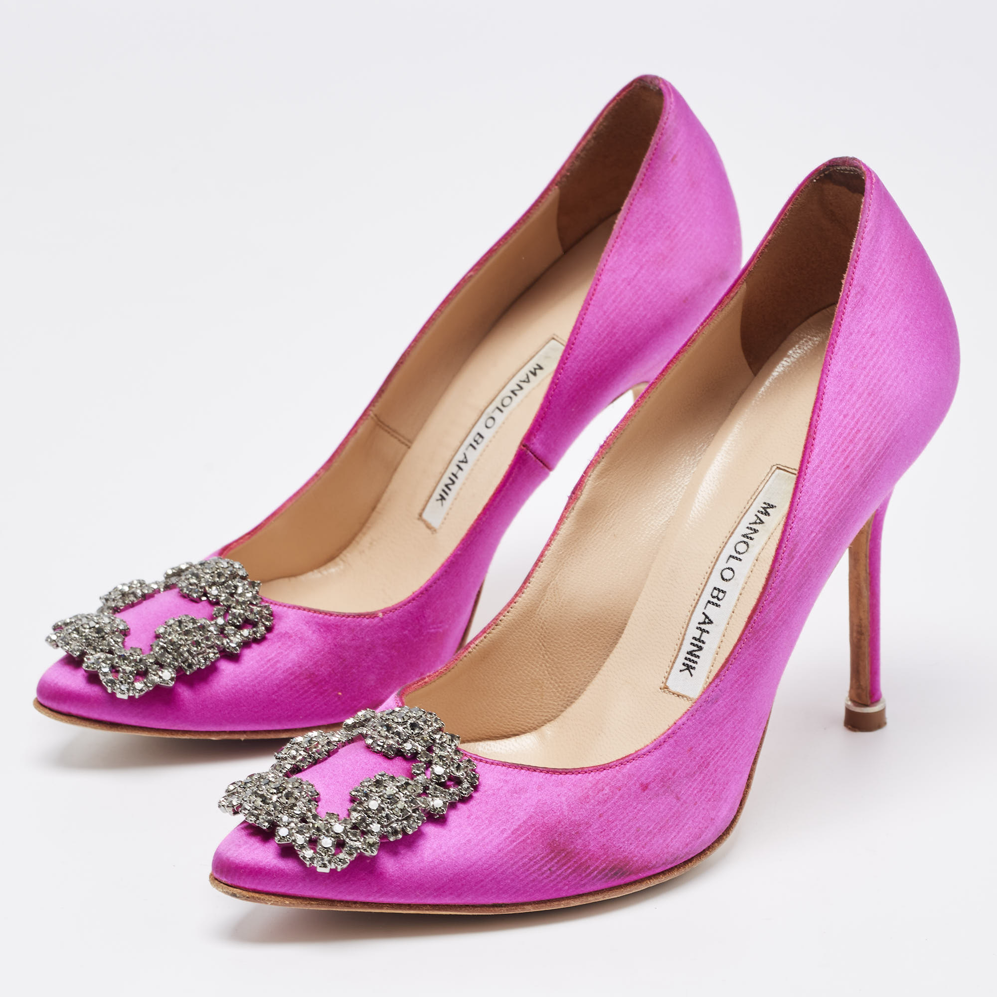 

Manolo Blahnik Magenta Satin Hangisi Pumps Size, Pink