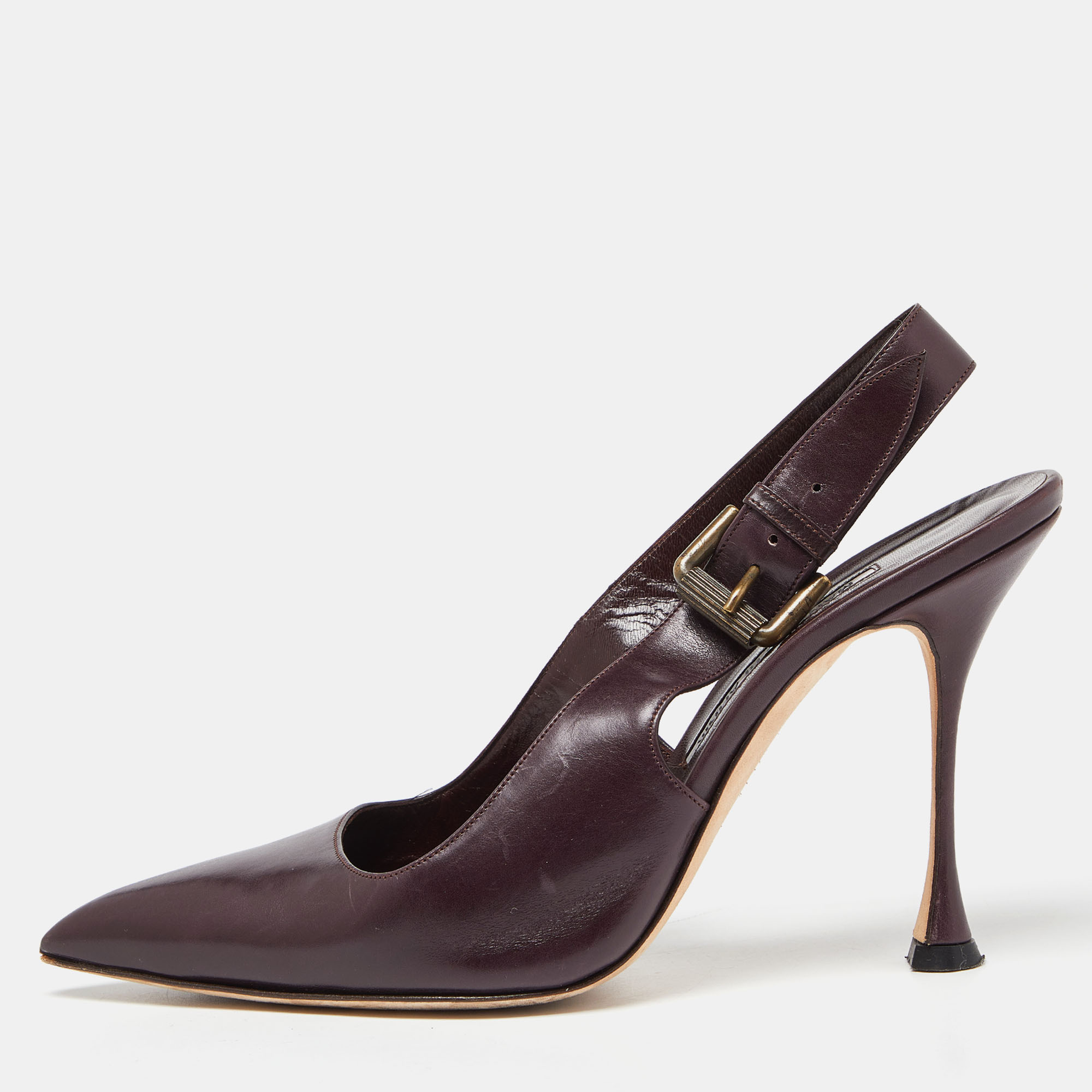 Your elegant feet deserve the best and what better than these pumps from Manolo Blahnik. The regal sandals are crafted from leather and designed with slingbacks closed pointed toes and 10.5cm heels. Flaunt the pair with your dresses and pantsuits.
