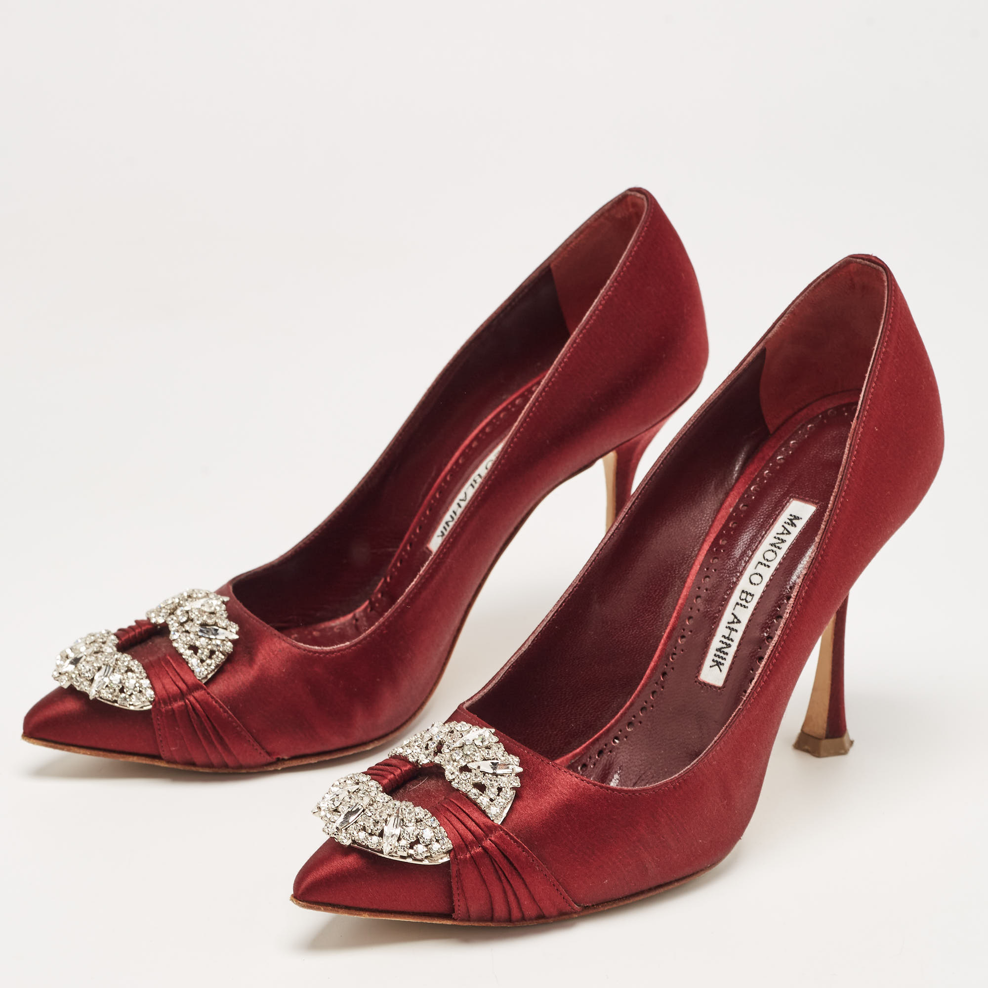 

Manolo Blahnik Burgundy Satin Crystal Embellished Pointed Toe Pumps Size