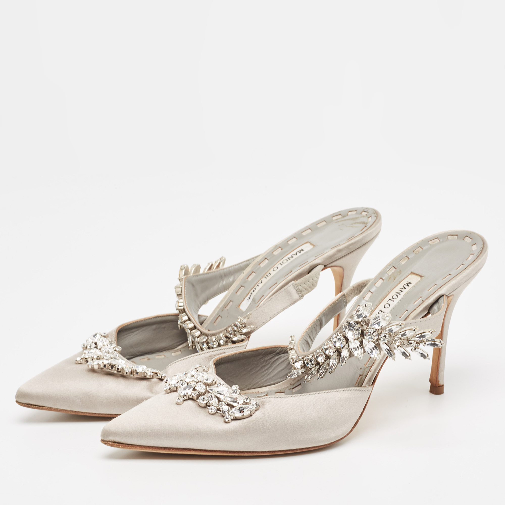 

Manolo Blahnik Grey Satin Lurum Sandals Size