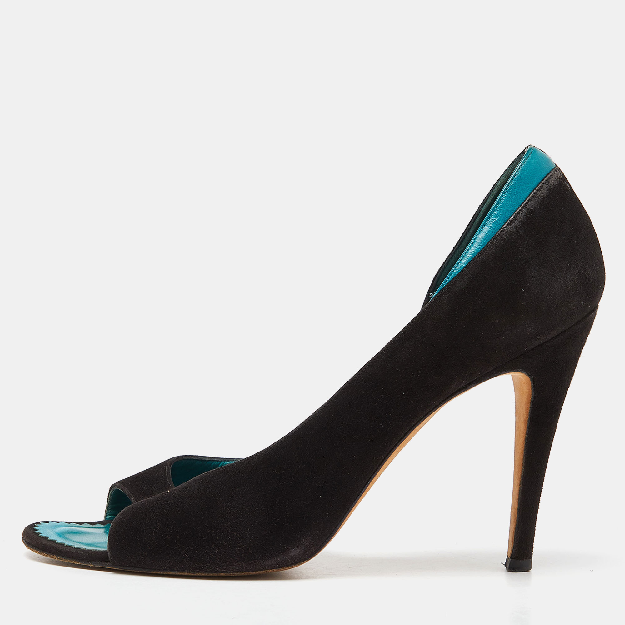 Every shoe collection needs a pair of pumps as sophisticated as this one. These Manolo Blahnik beauties have been created from suede and styled in d Orsay style with 11cm heels. The pumps are complete with peep toes and comfortable insoles.