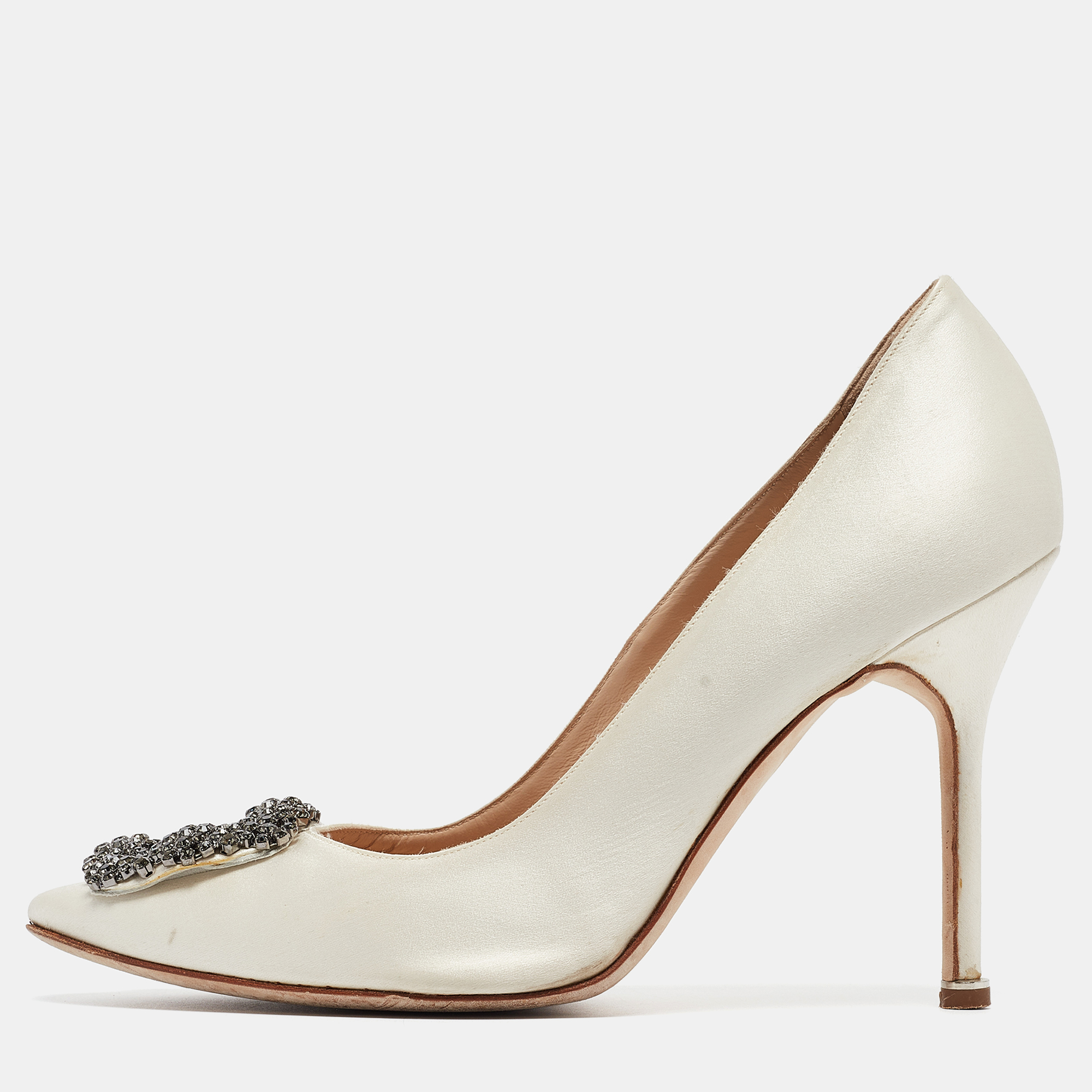 Pre-owned Manolo Blahnik Ivory Satin Hangisi Pumps Size 39 In White