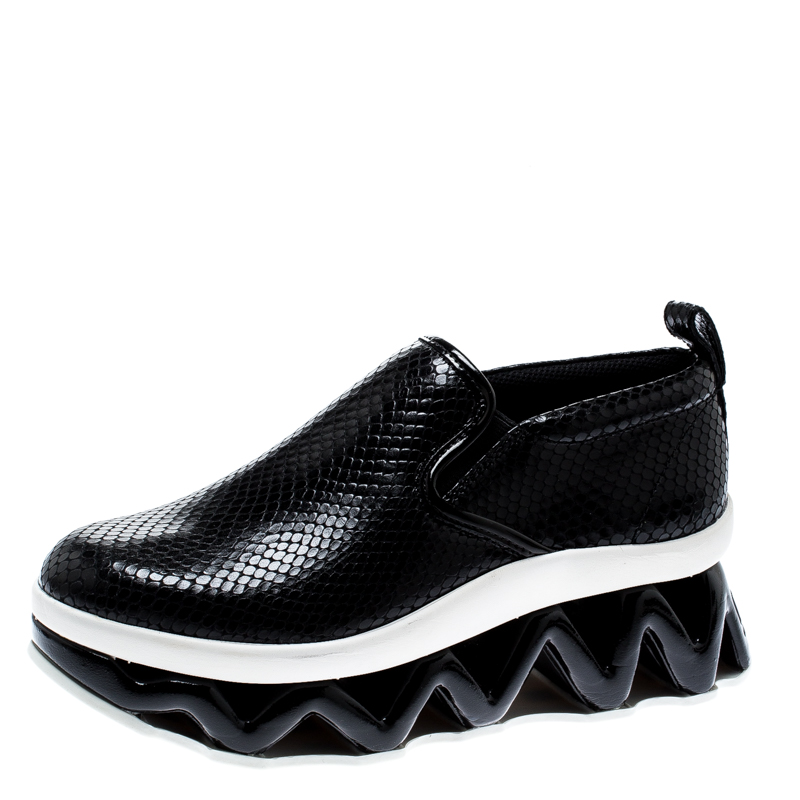 Pre Owned Marc by Marc Jacobs Black Embossed Snakeskin Leather Ninja Wave Platform Slip On Sneakers Size 37