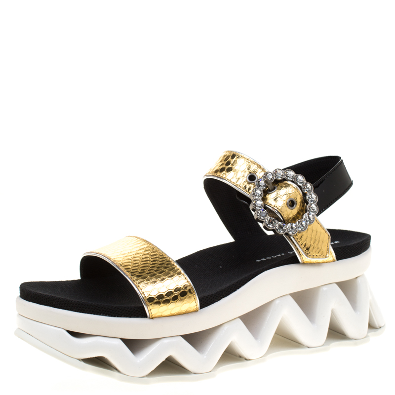 Pre Owned Marc by Marc Jacobs Metallic Gold Embossed Snakeskin Leather Ninja Wave Platform Sandals Size 39
