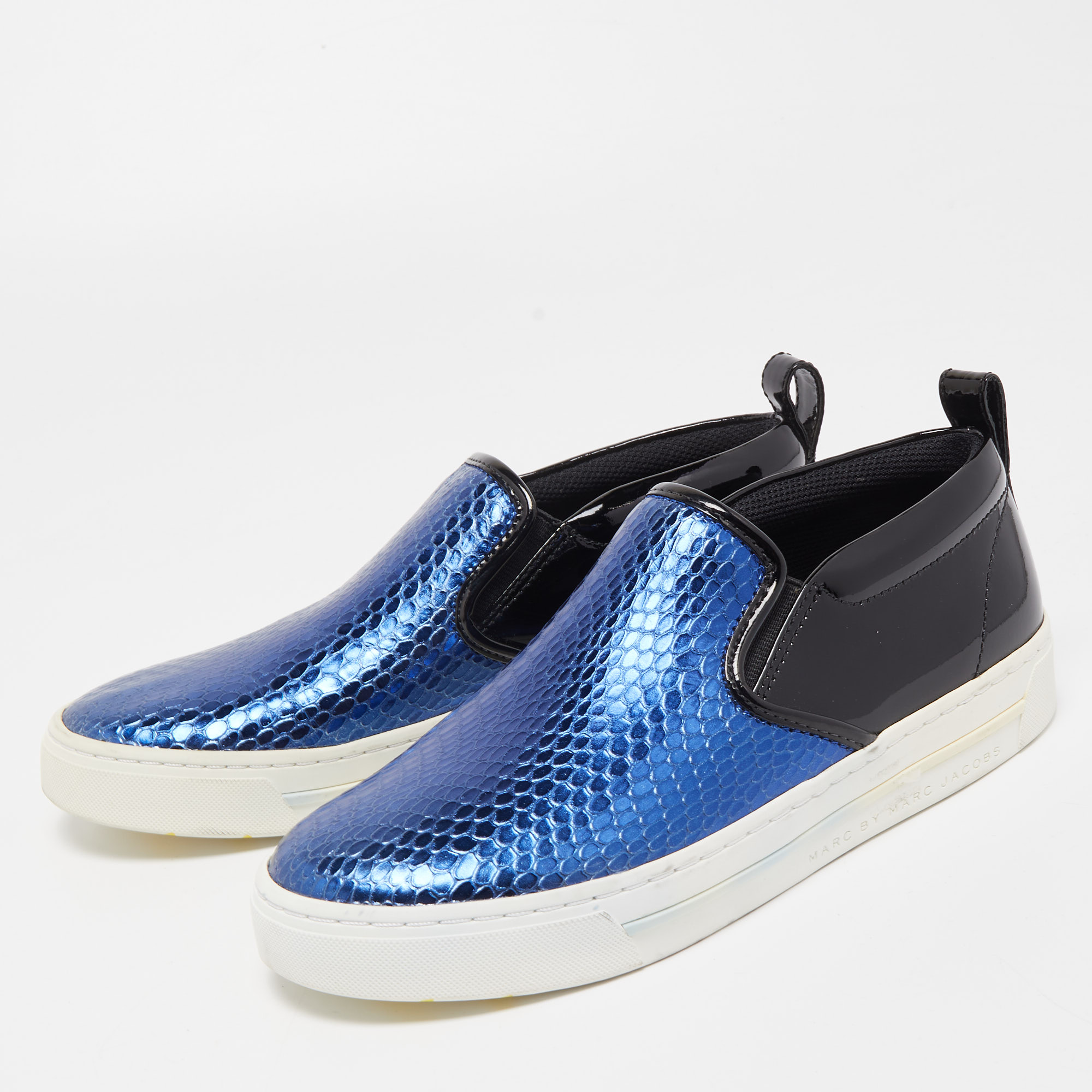 

Marc by Marc Jacobs Blue/Black Python Embossed Leather And Patent Leather Broome Slip On Sneakers Size