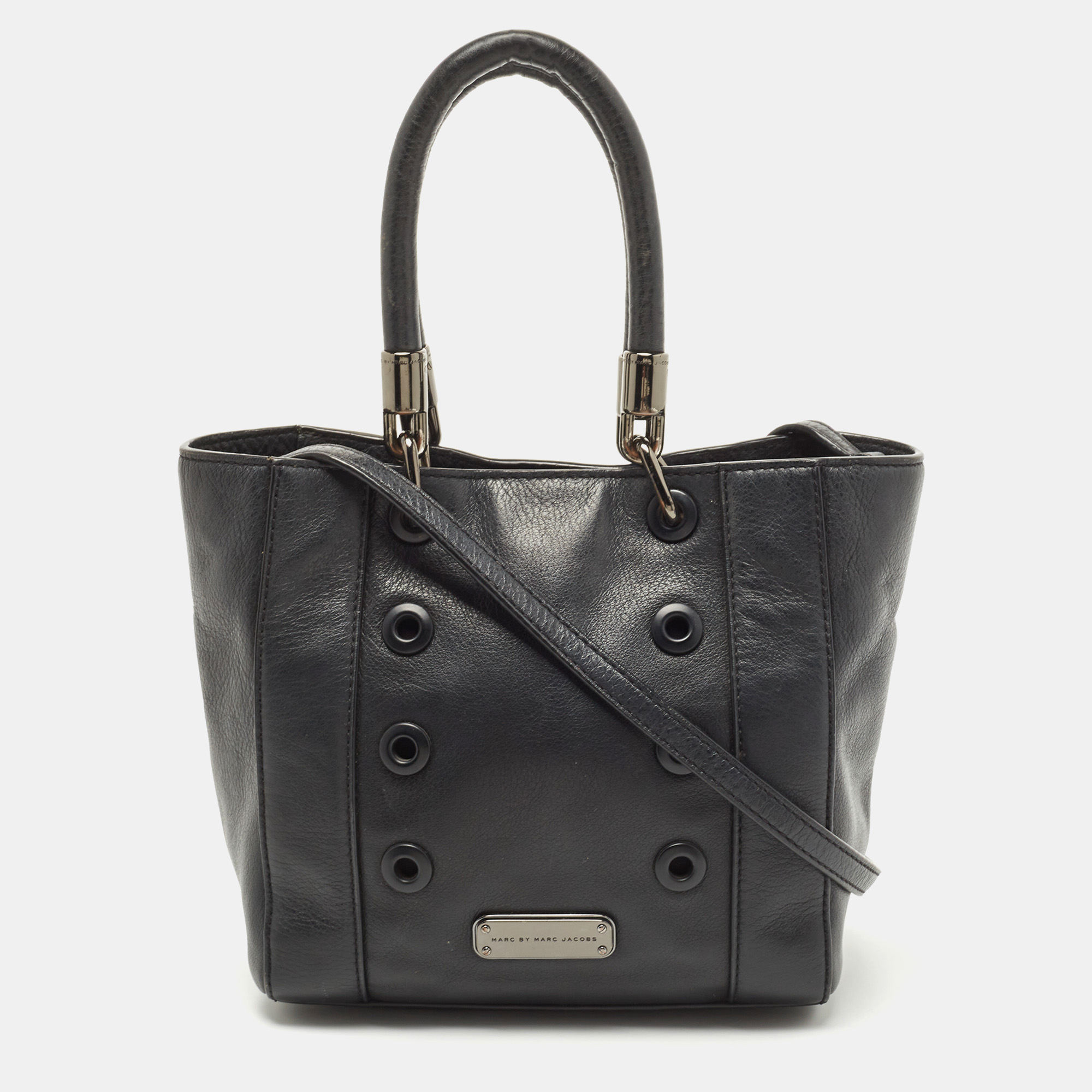 Pre-owned Marc By Marc Jacobs Black Leather Grommete Tote