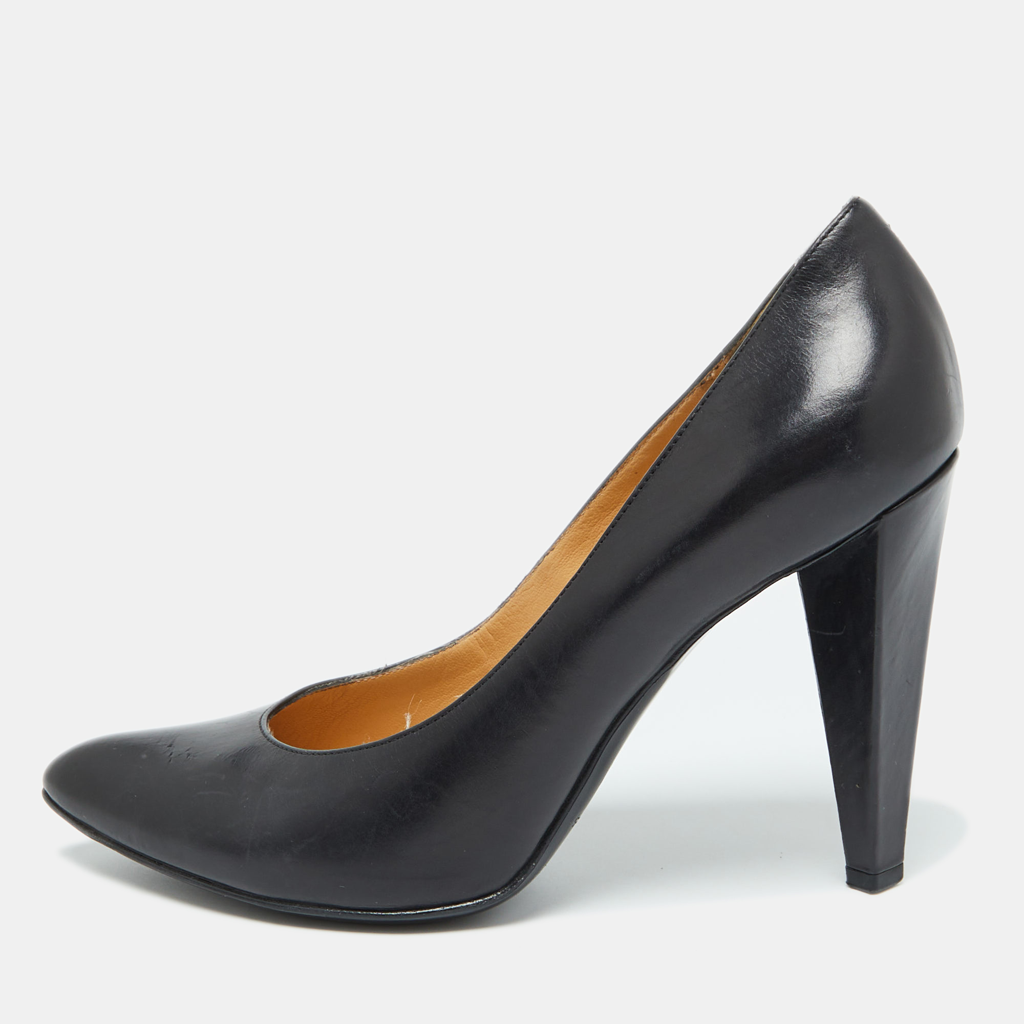 

Marc by Marc Jacobs Black Leather Pumps Size