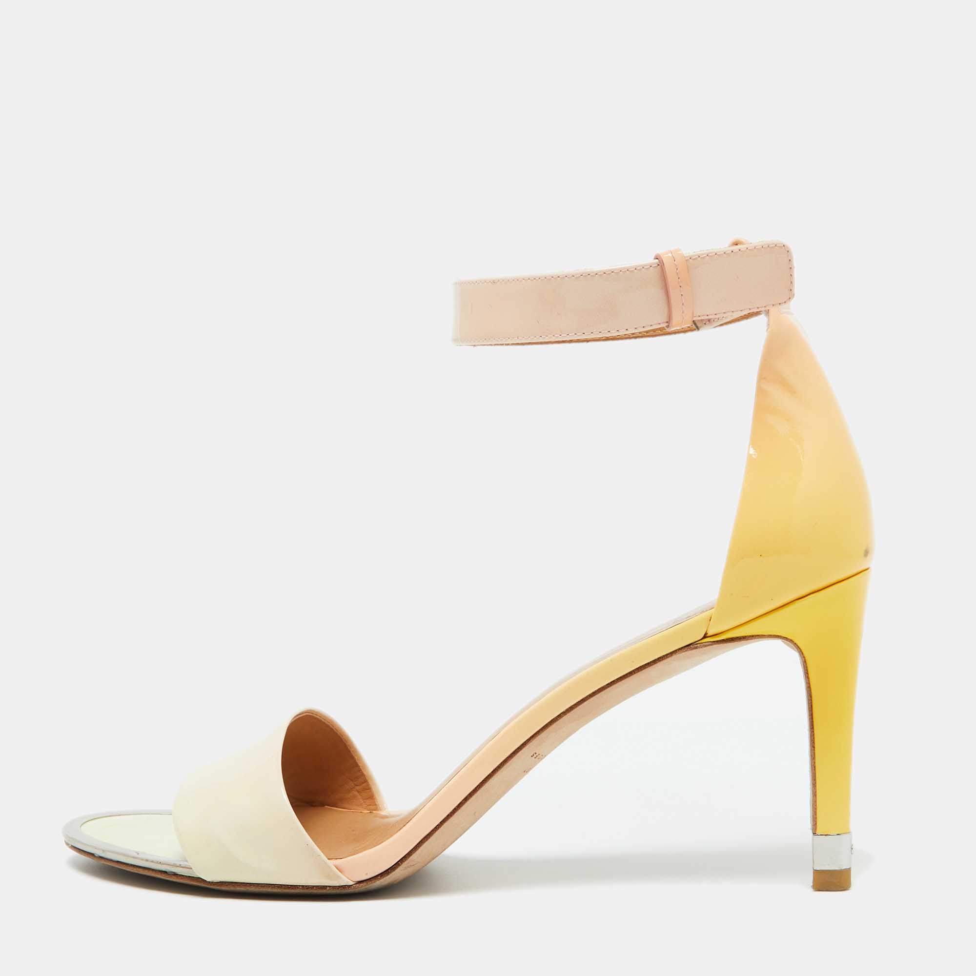 

Marc by Marc Jacobs Beige/Yellow Patent Leather Ankle Strap Sandals Size