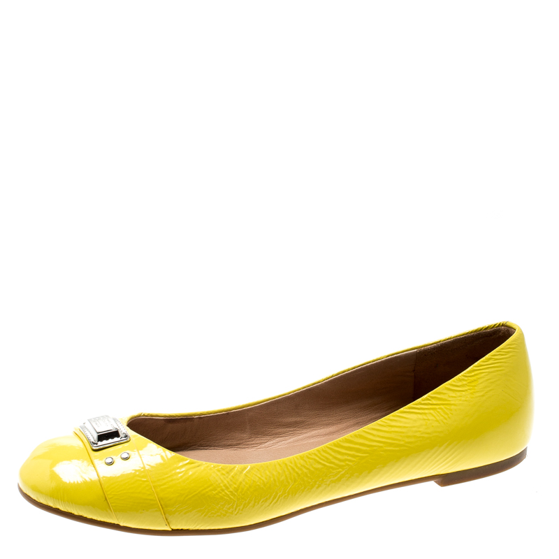 Pre Owned Marc by Marc Jacobs Yellow Patent Leather Logo Ballet Flats Size 37