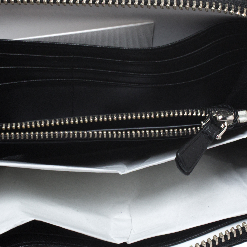 

Marc Jacobs Black Leather Gotham Zip Around Wallet