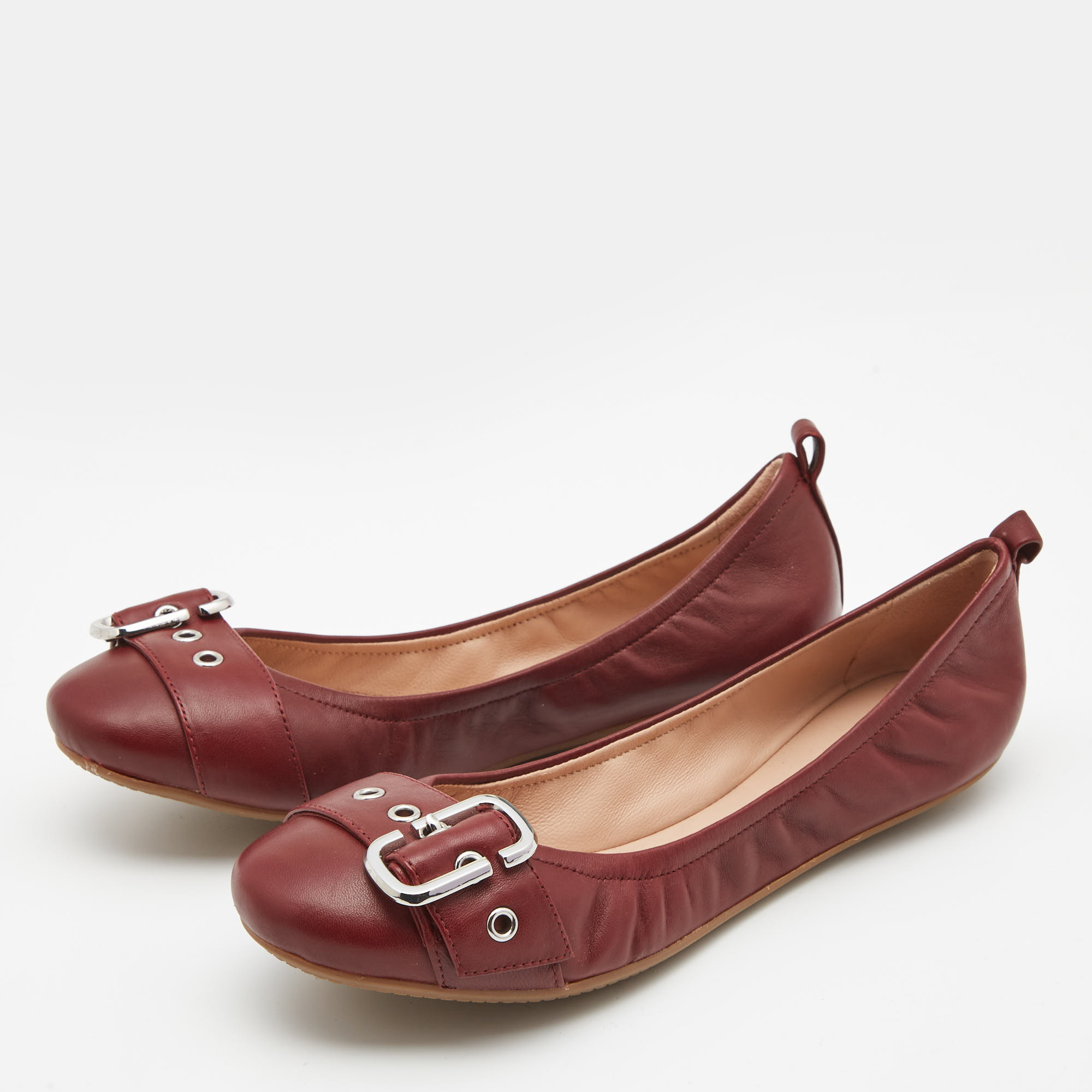 

Marc Jacobs Burgundy Leather Buckle Detail Scrunch Ballet flats Size