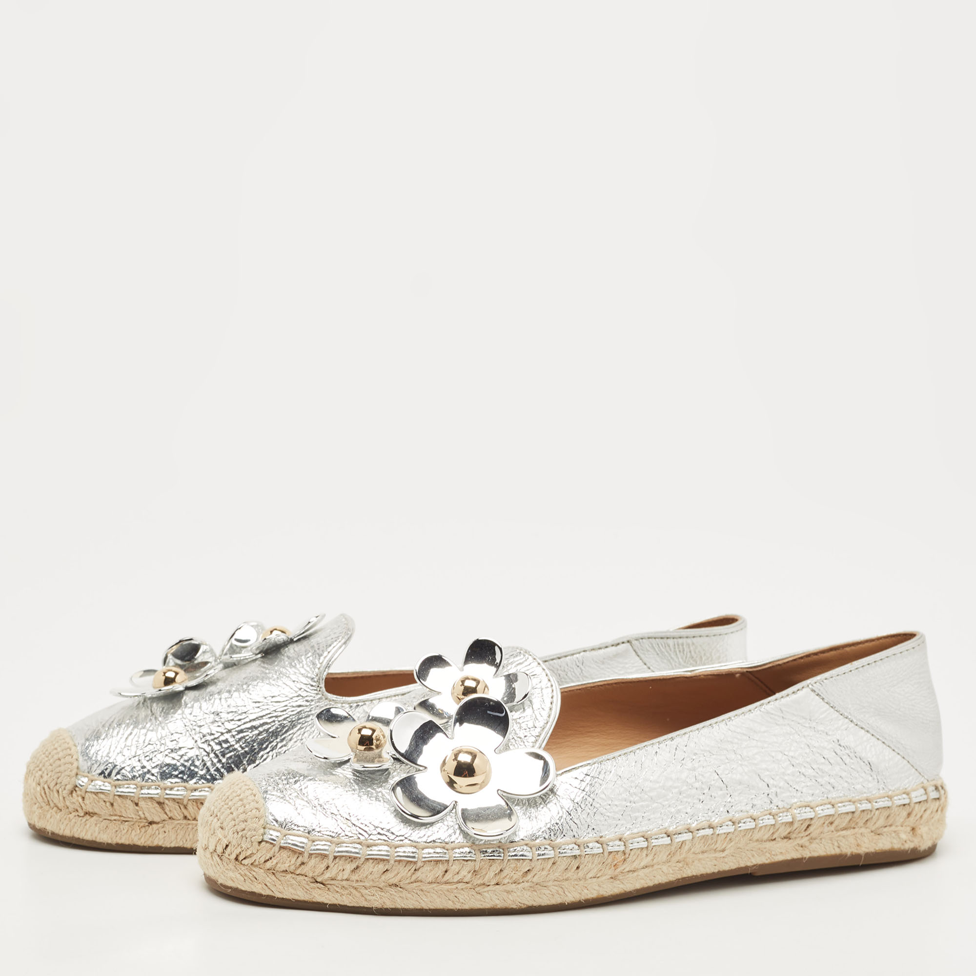 

Marc Jacobs Silver Leather Studded Daisy Espadrille Flats Size