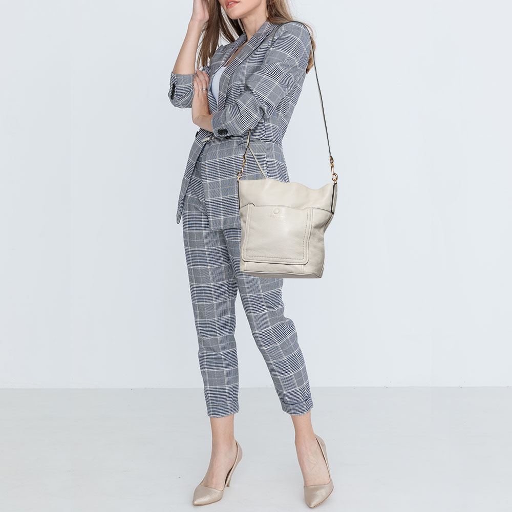

Marc Jacobs Off White Leather Crossbody Bag