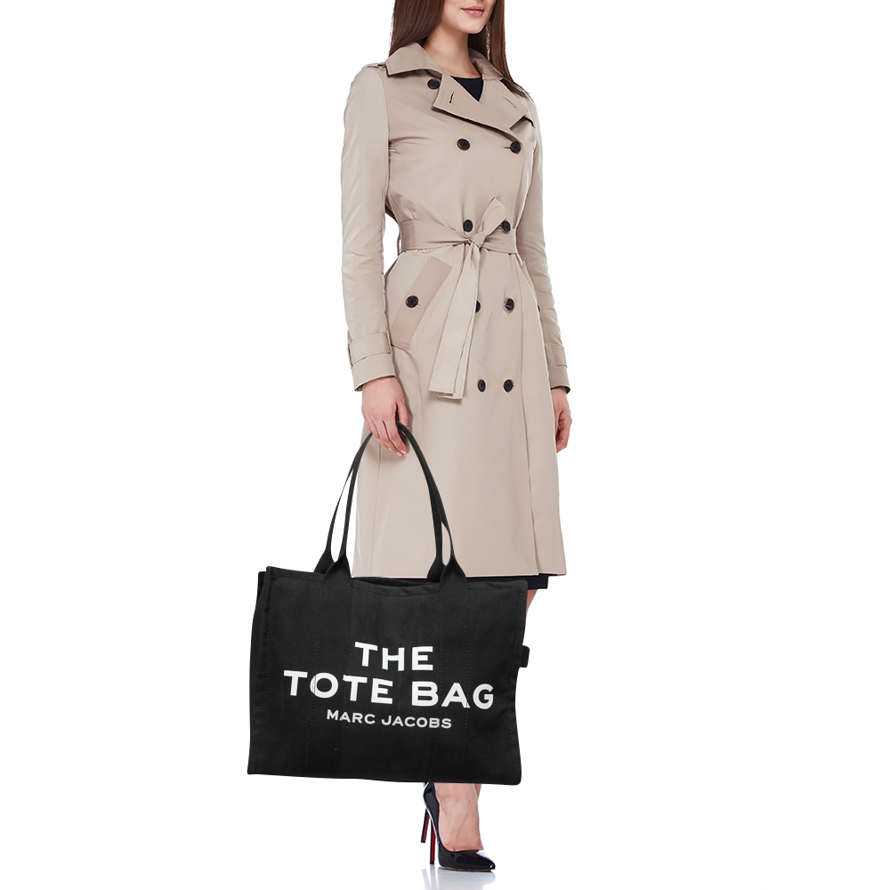 

Marc Jacobs Black/White Canvas The Tote Logo Bag