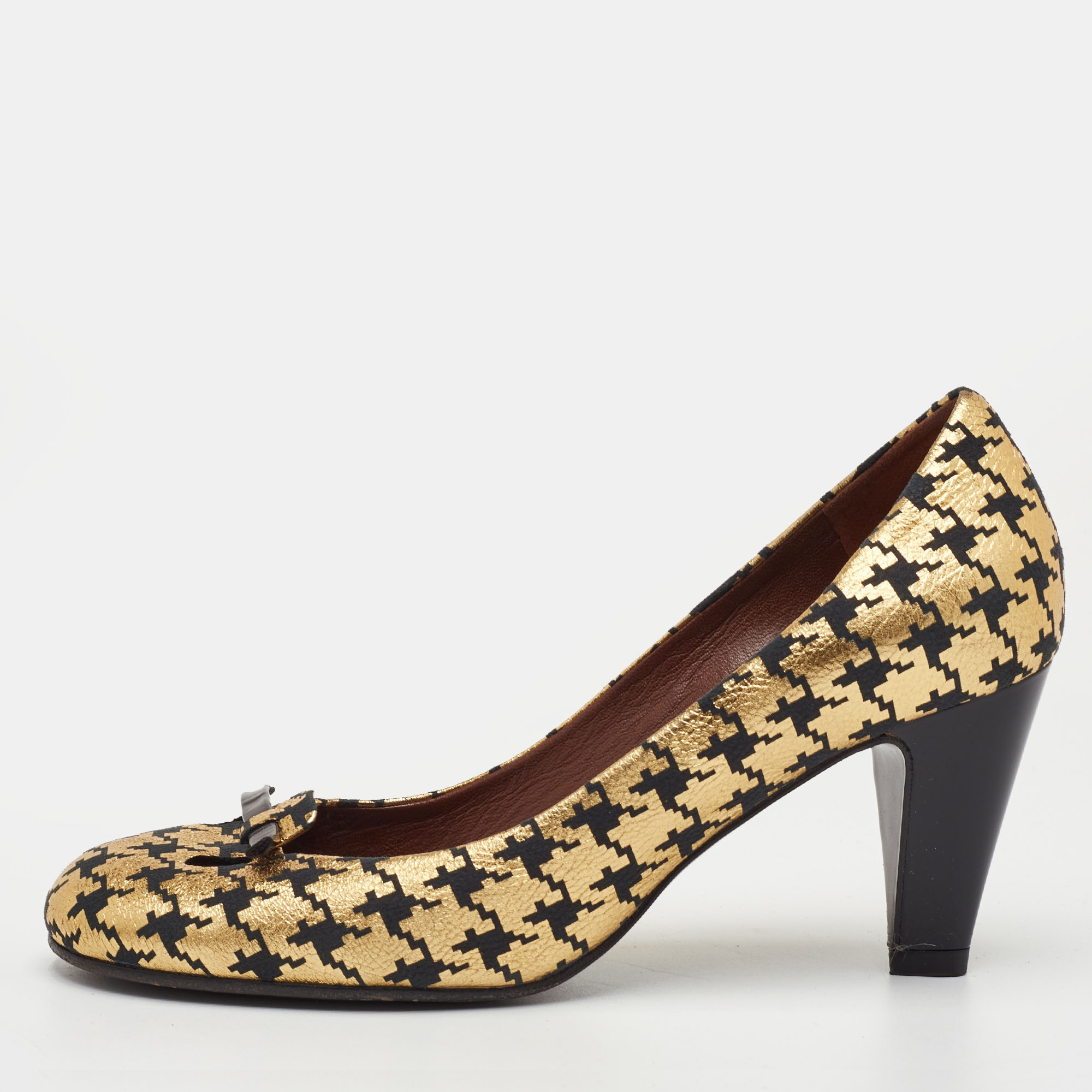 

Marc Jacobs Size  Metallic Gold/Black Leather Round Toe Pumps