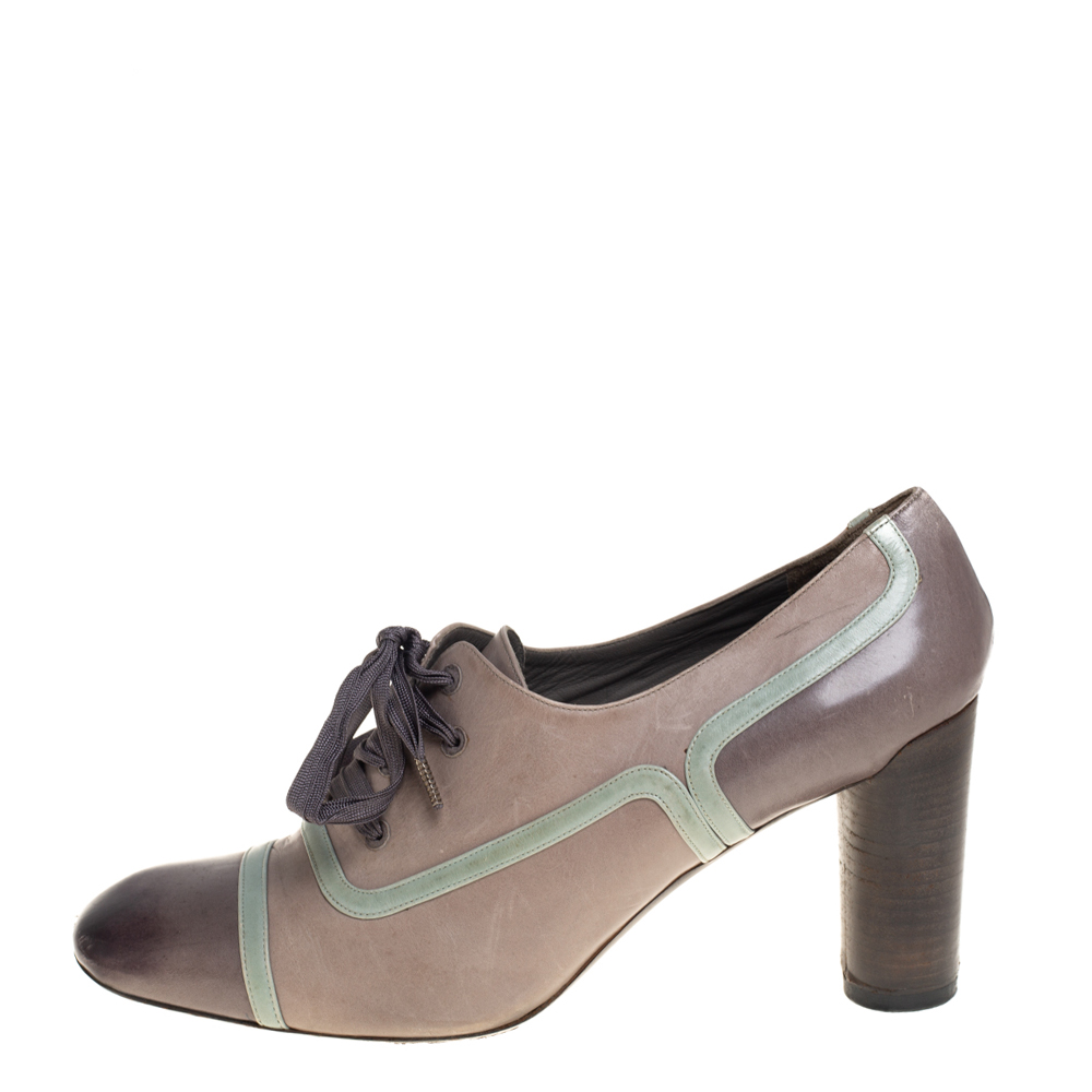 

Marc Jacobs Beige/Grey Leather Lace Up Pumps Size