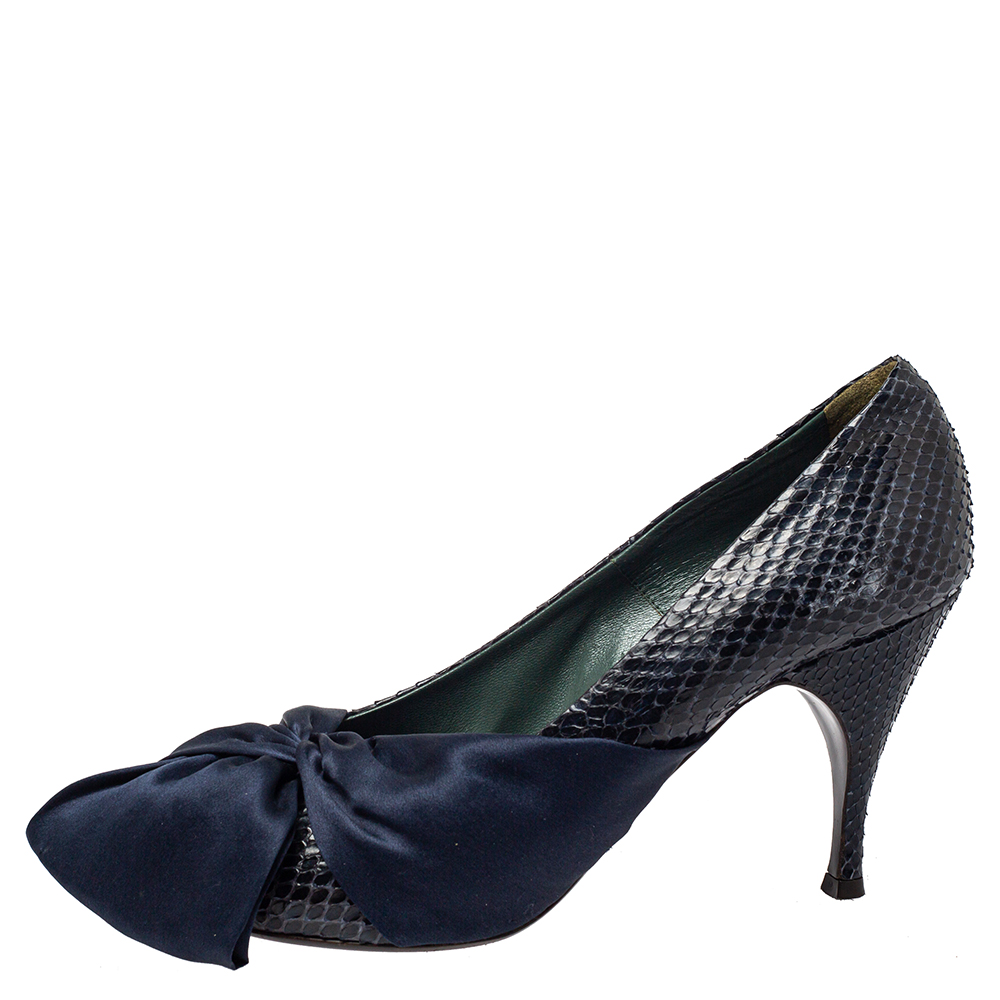 

Marc Jacobs Blue Fabric And Python Leather Pumps Size