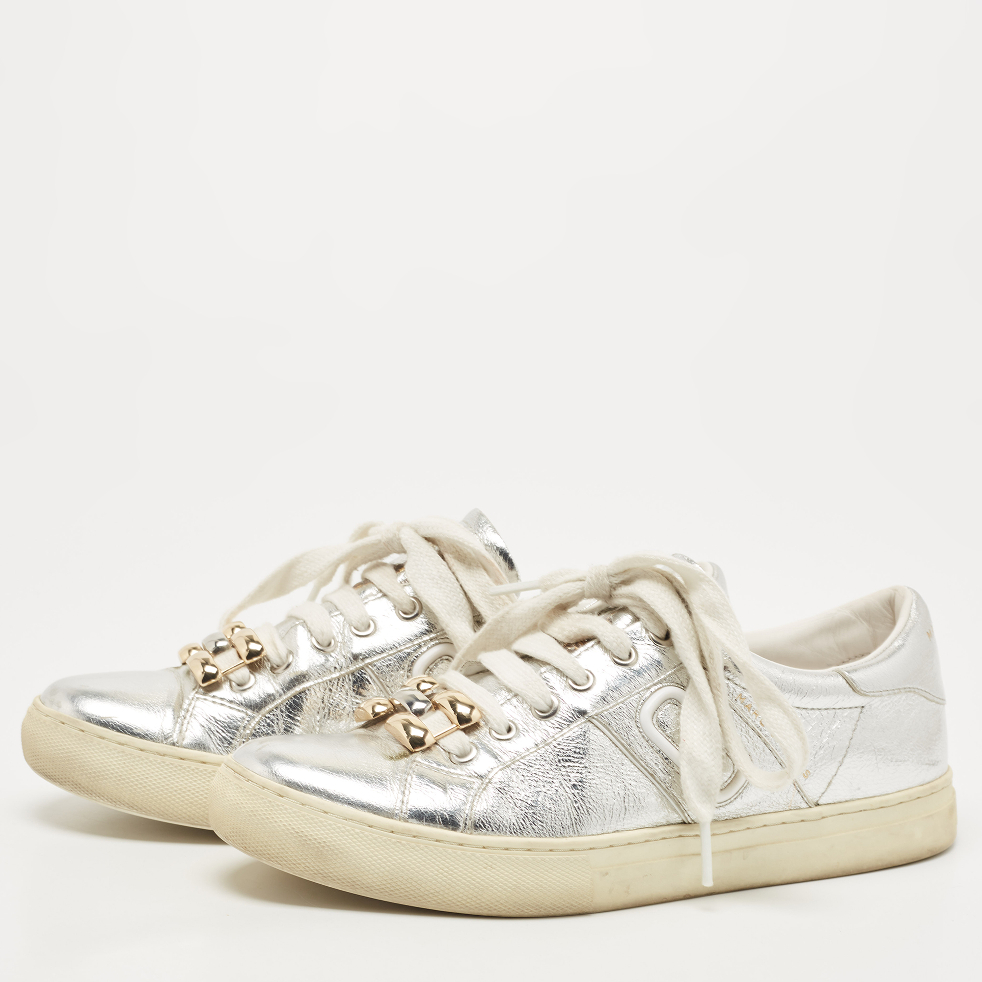 

Marc Jacobs Silver Leather Empire Chain Low Top Sneakers Size