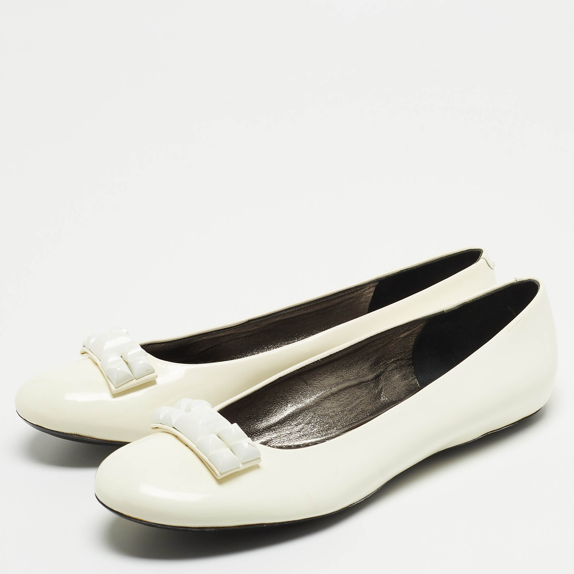 

Marc Jacobs Off White Patent Leather Studded Ballet Flats Size