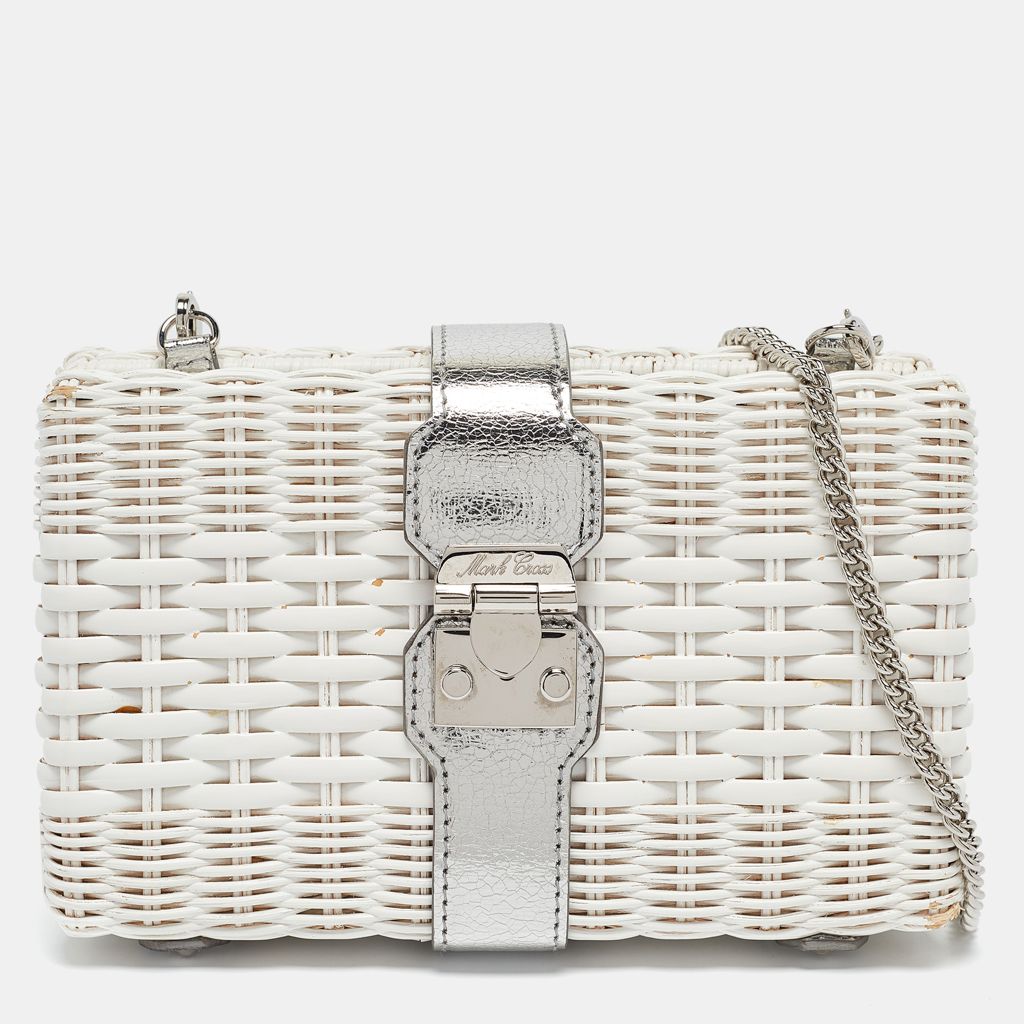 

Mark Cross White/Siler Woven Rattan and Patent Leather Chain Clutch