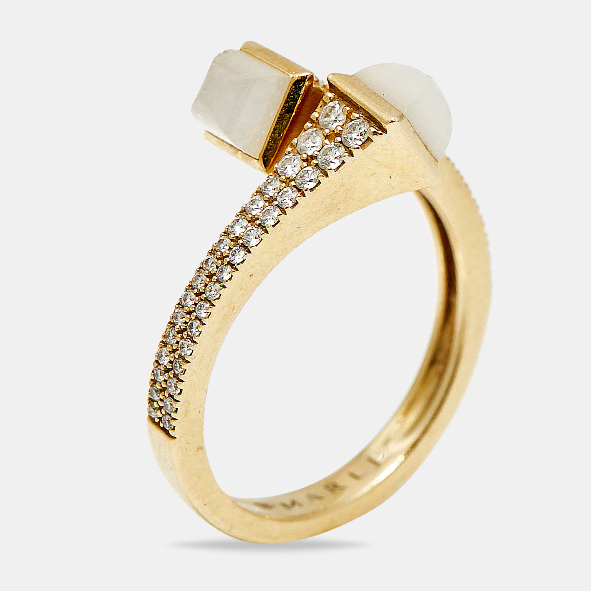 

Marli Cleo Moonstone Diamonds 18k Yellow Gold Ring Size