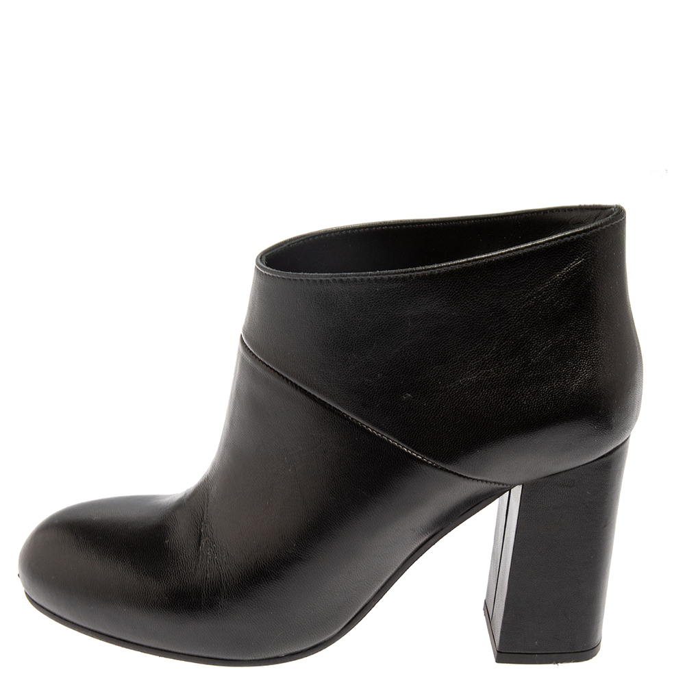 

Marni Black Leather Round Toe Booties Size