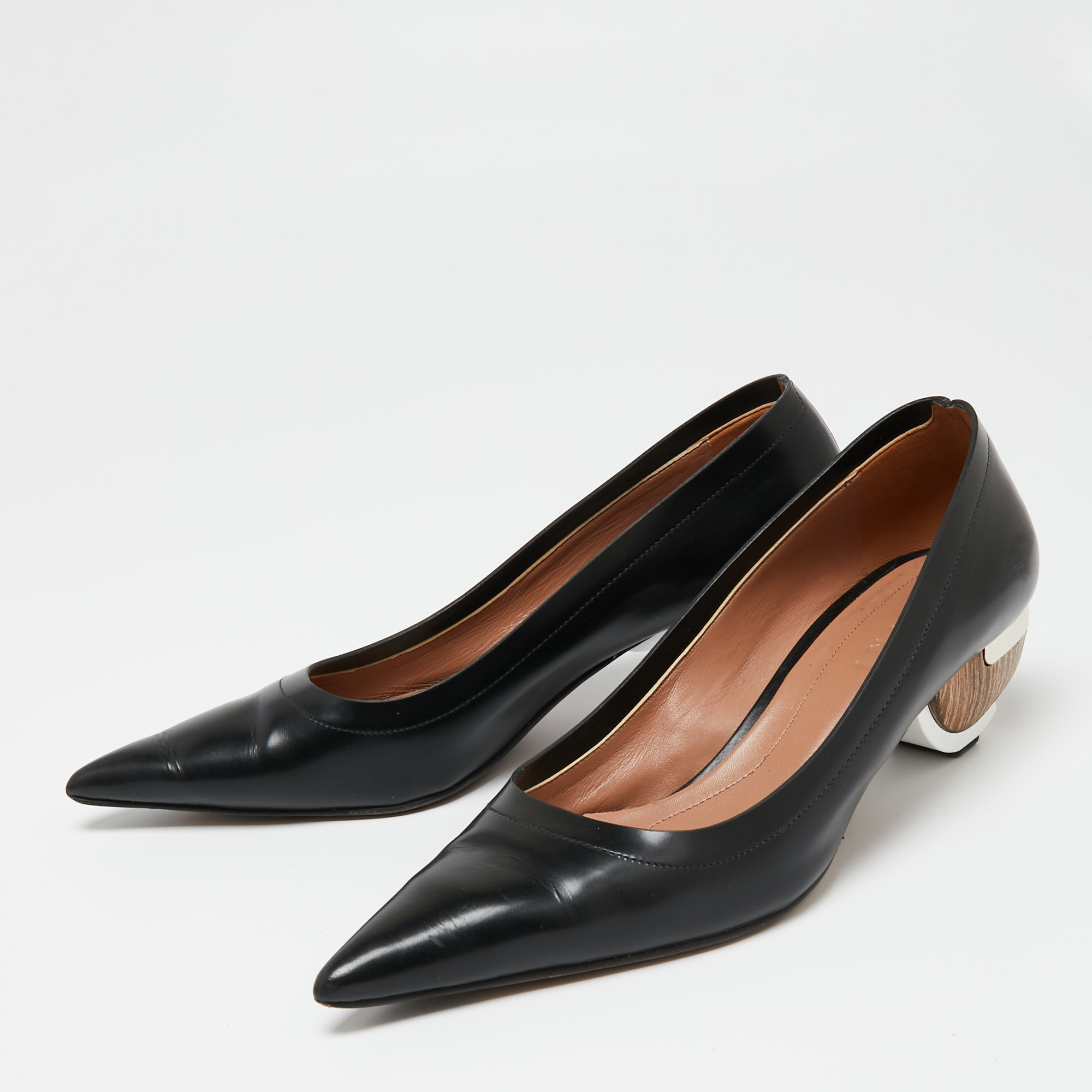 

Marni Black Leather Pointed Toe Pumps Size