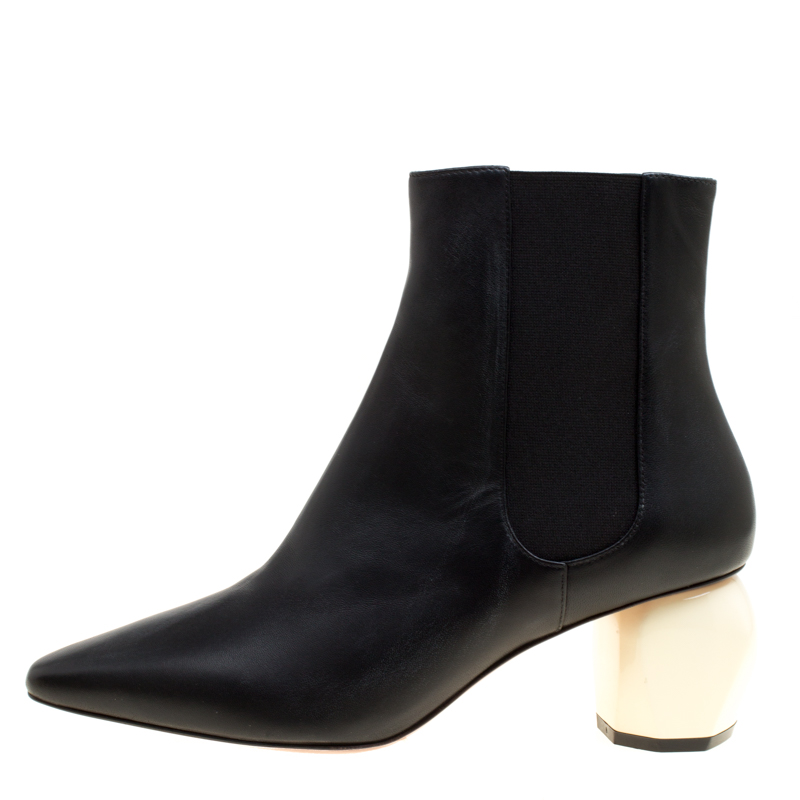

Sportmax Black Leather Fify Pointed Toe Ankle Boots Size