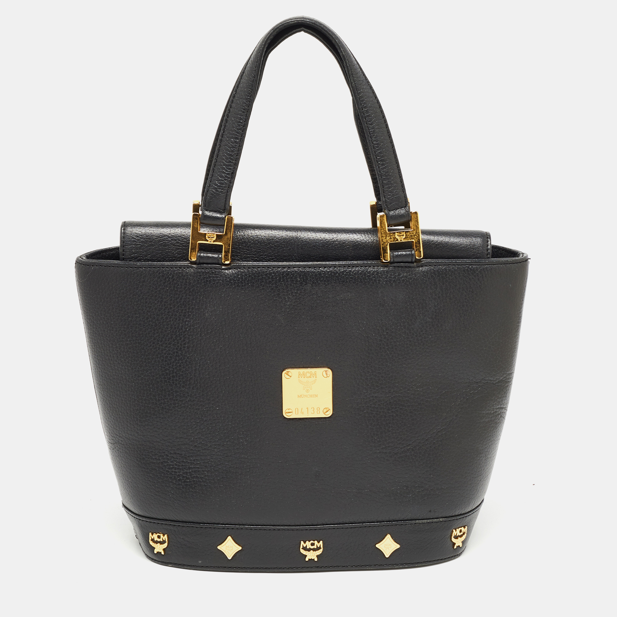 Pre-owned Mcm Black Leather Studded Bucket Tote