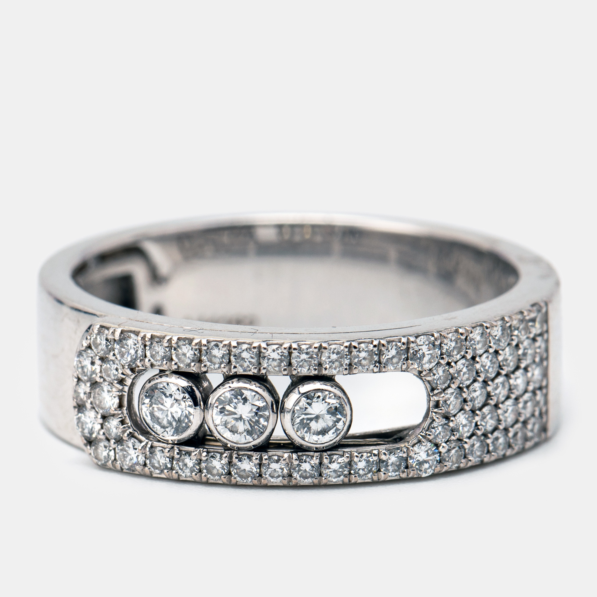 

Messika Move Noa Diamond Pave 18k White Gold Ring Size