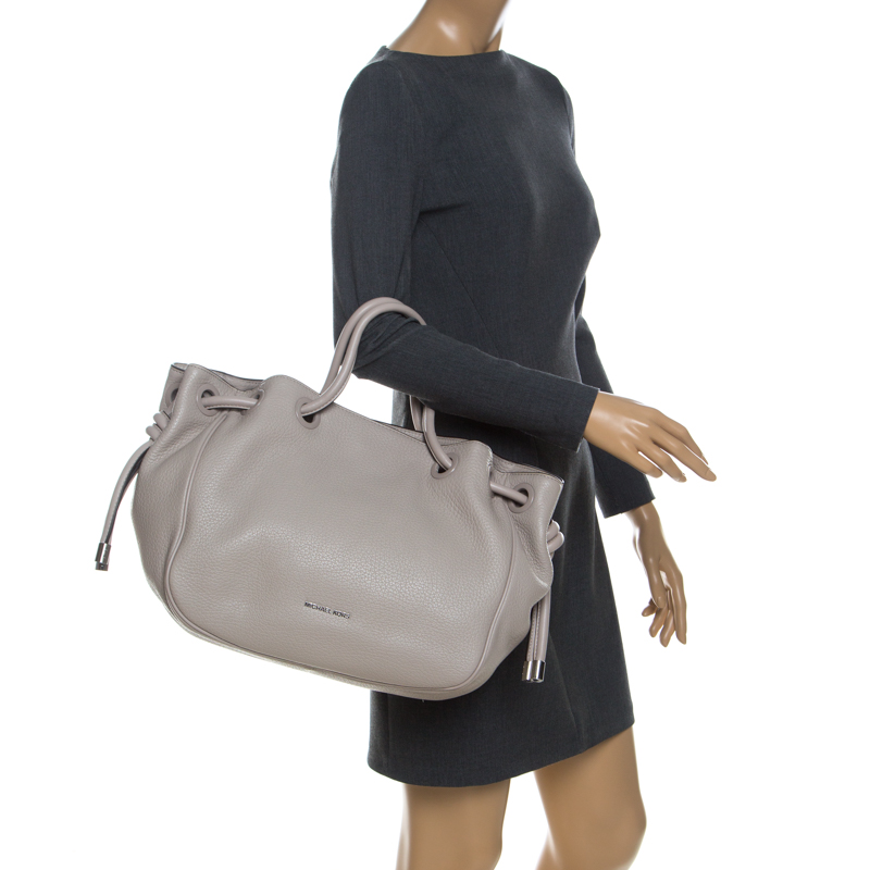 

MICHAEL Michael Kors Light Beige Leather Drawstring Hobo