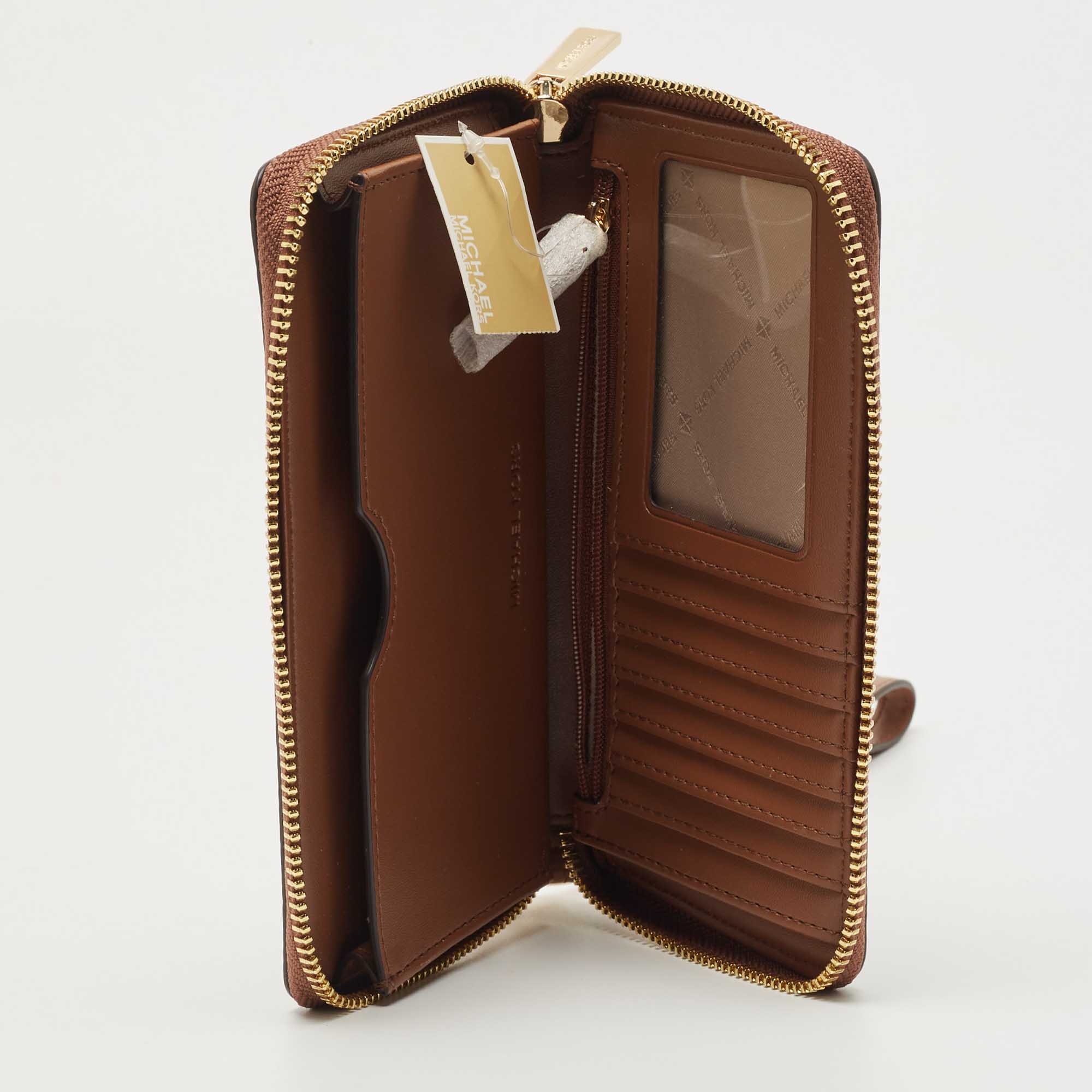 

Michael Kors Brown Leather Jet Set Phone Case Zip Around Wristlet Wallet