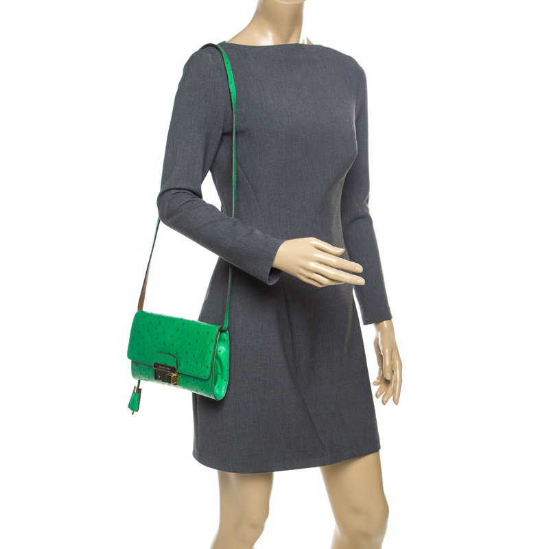 

Michael Kors Green Ostrich Embossed Leather Gia Clutch