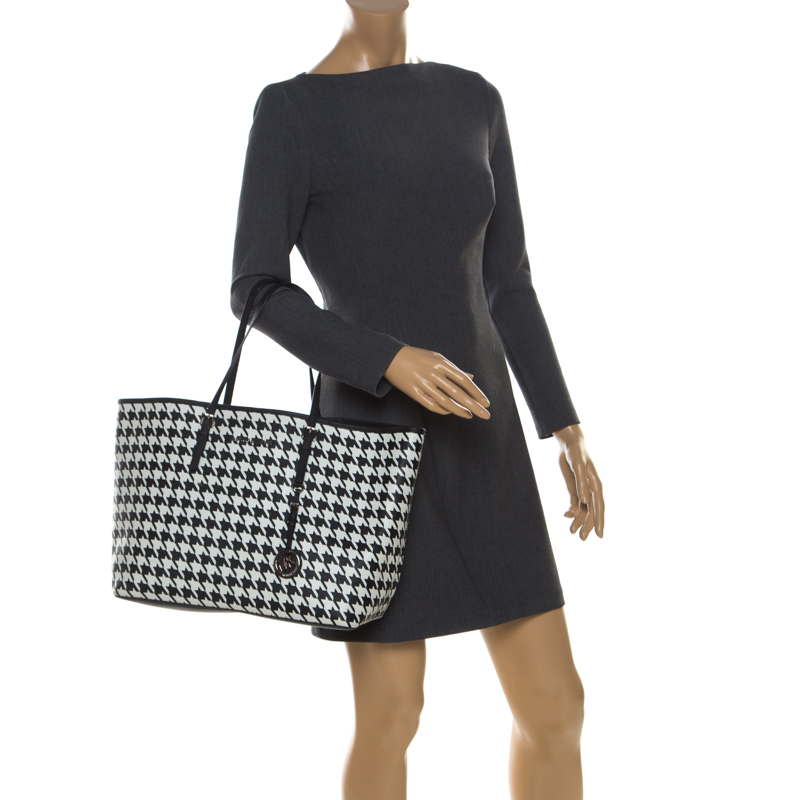 

Michael Kors Black/White Saffiano Leather Jet Set Houndstooth Tote