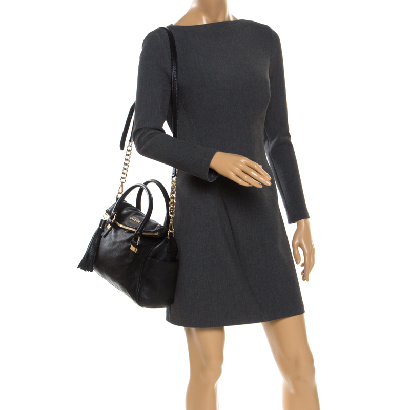 

Michael Kors Black Leather Bedford Tassel Shoulder Bag