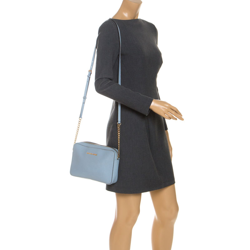 

Micheal Kors Sky Blue Leather Jet Set Crossbody Bag