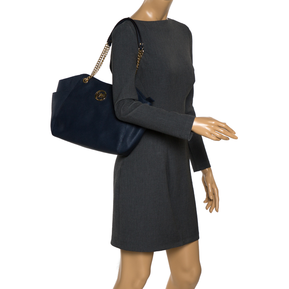

Michael Kors Navy Blue Leather Jet Set Travel Chain Shoulder Bag