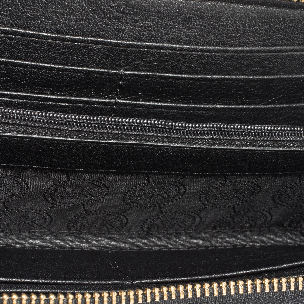 

Michael Kors Black Leather Jet Set Zip Around Wallet