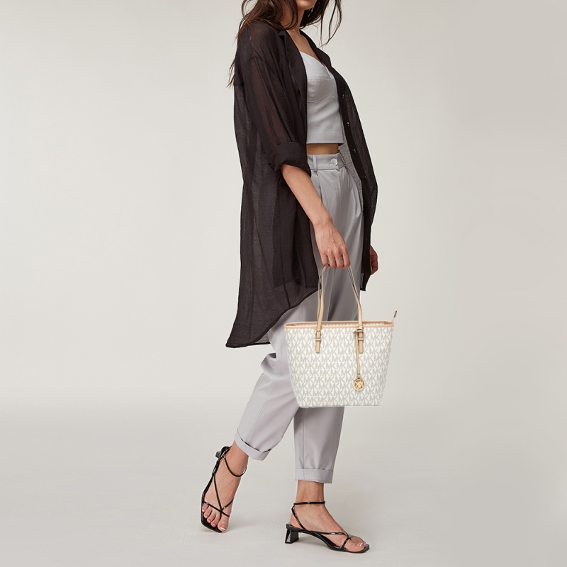 

Michael Kors White/Beige Coated Canvas and Leather Medium Jet Set Tote