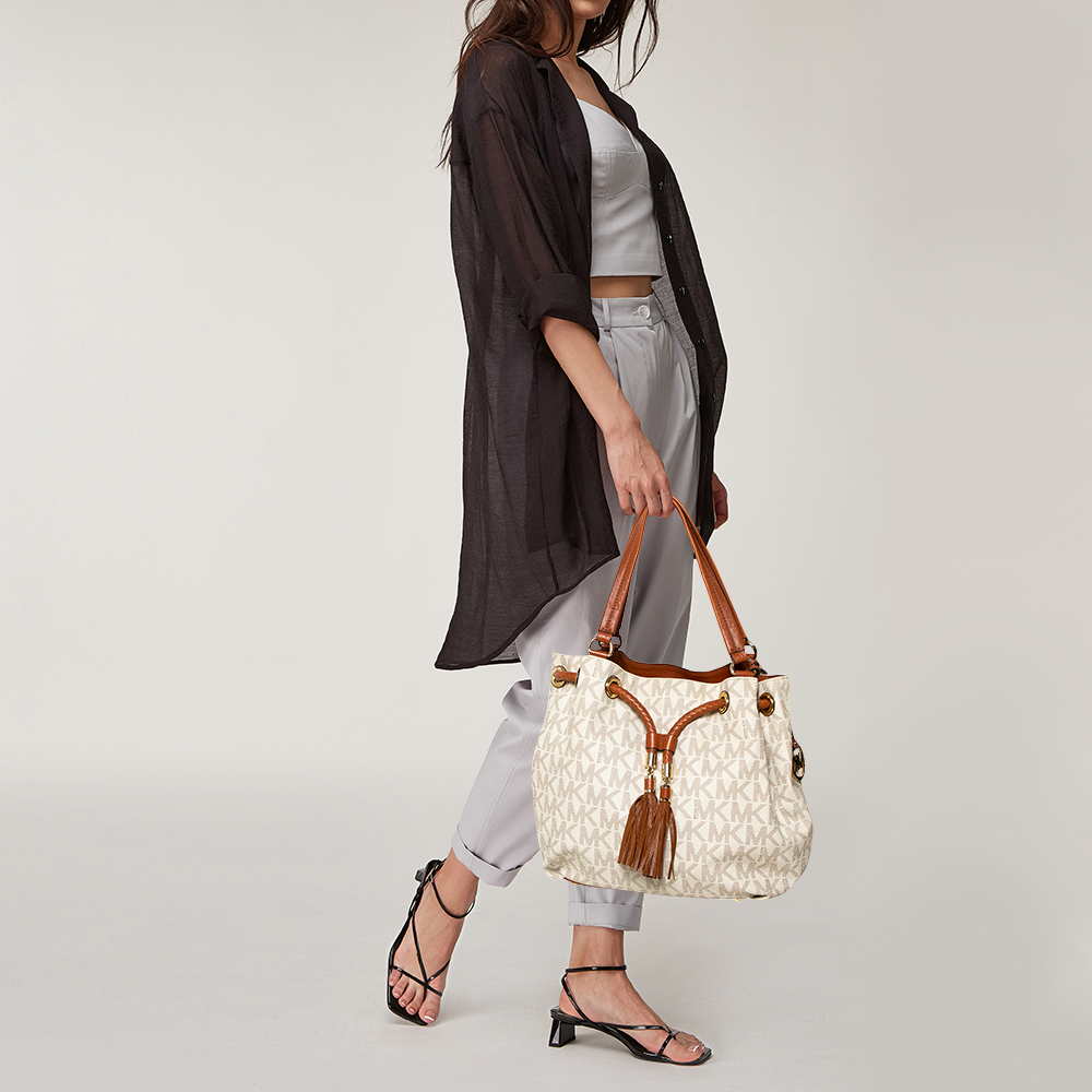 

MICHAEL Michael Kors White/Brown Signature Coated Canvas and Leather Gathered Tote