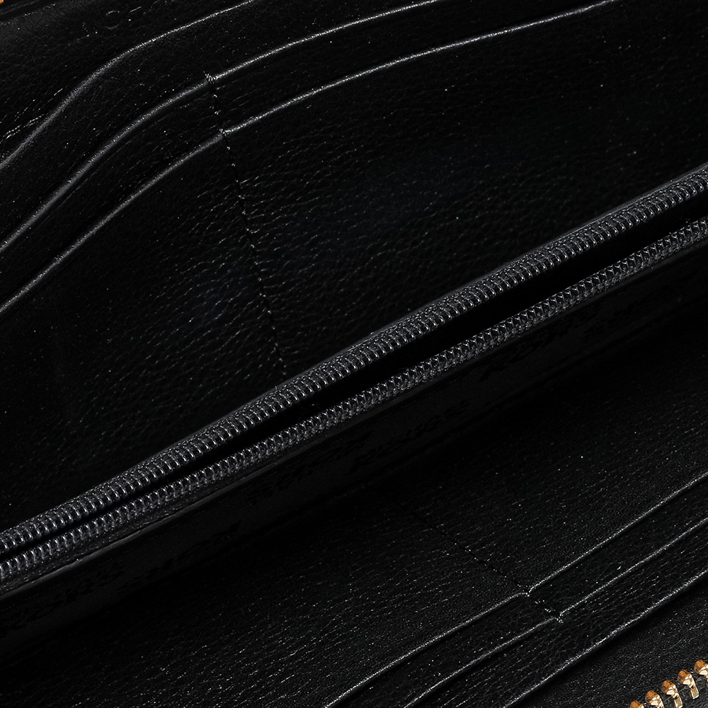 

Michael Kors Black Leather Zip Around Wallet