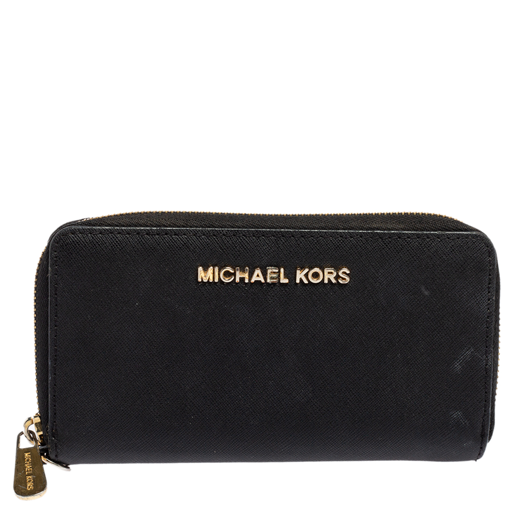 

Michael Kors Black Leather Jet Set Zip Around Wallet