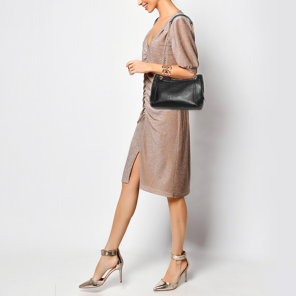 

Michael Kors Black Leather Jet Set Chain Shoulder Bag
