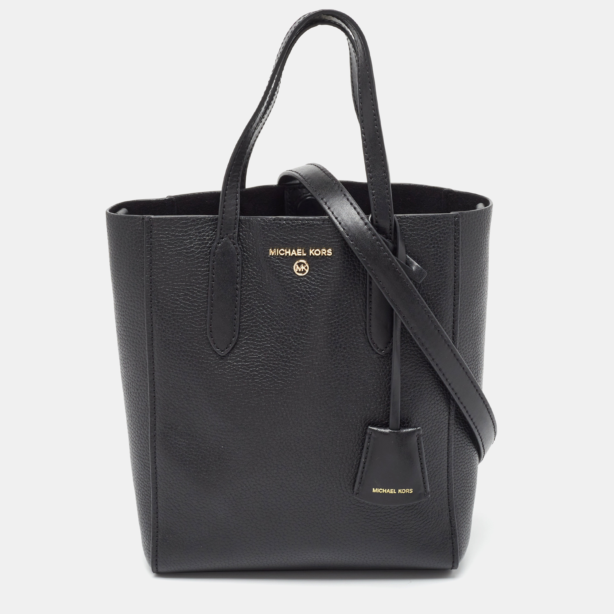 Be it your daily commute to work shopping sprees and vacations a tote bag will never fail you. This designer creation is made to last and assist you in your fashion filled days.