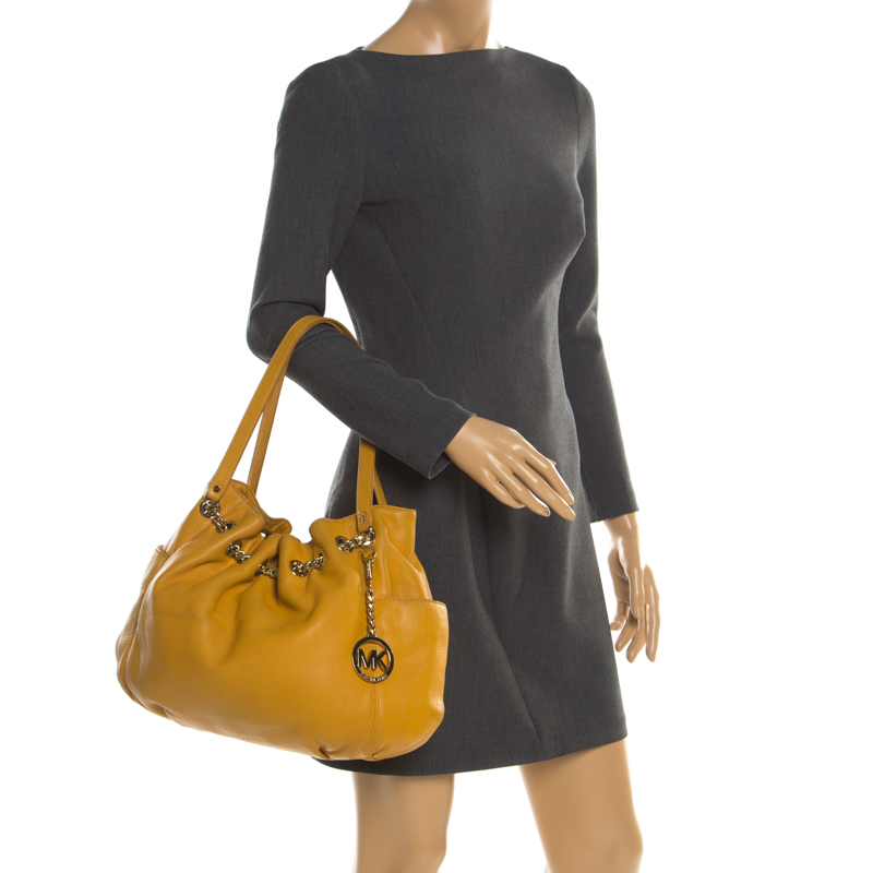 

Michael Michael Kors Yellow Leather Drawstring Shoulder Bag