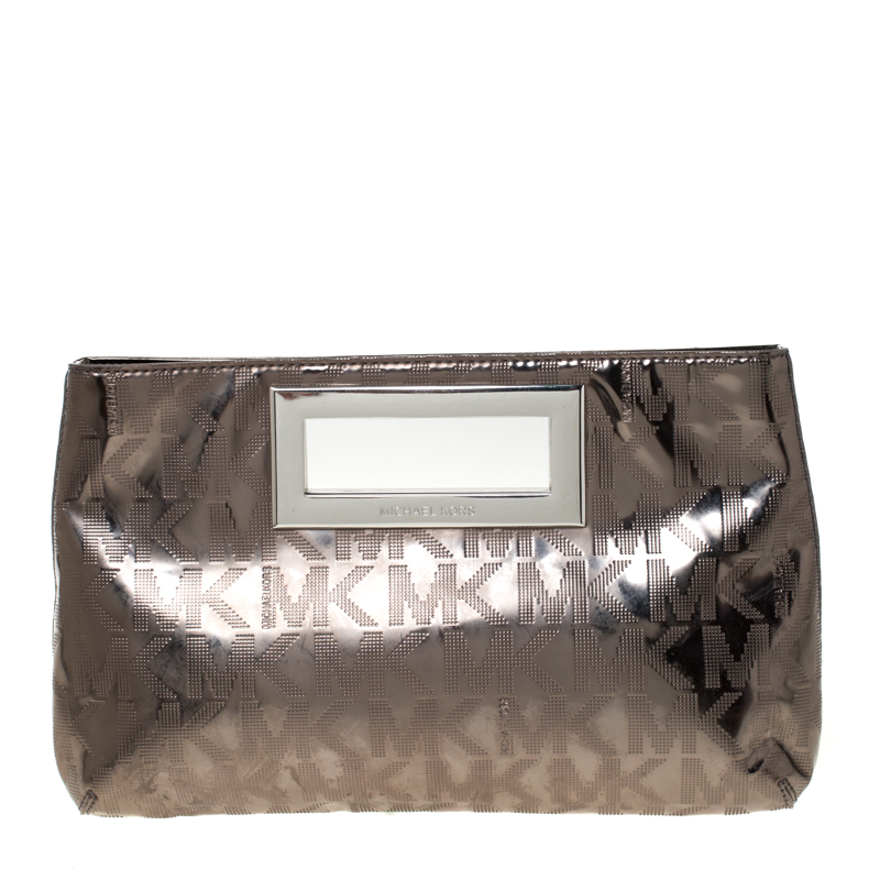 مملوكة مسبقًا Michael Michael Kors Metallic Patent Leather Berkley Clutch